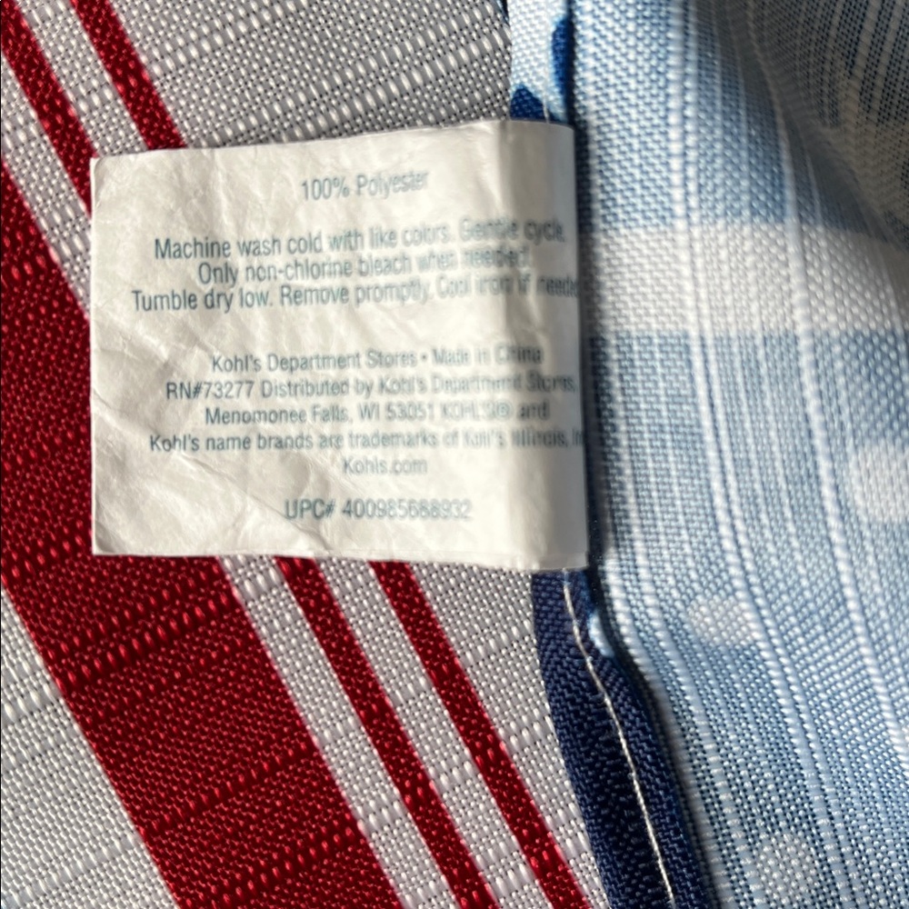 Kohl's Patriotic Fabric Tablecloth and Napkin set - Picture 5 of 9